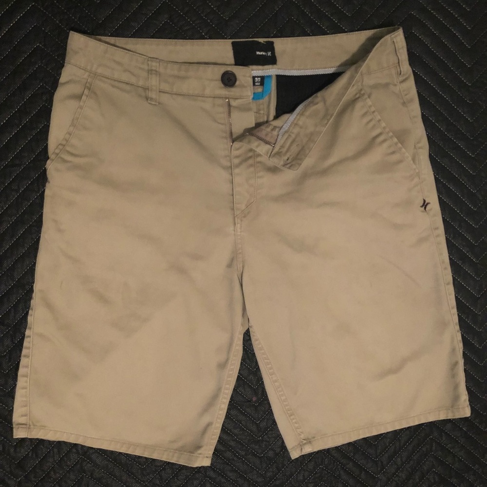 Men’s Hurley kaki shorts